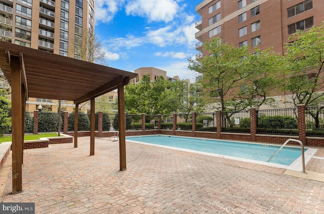 view of swimming pool