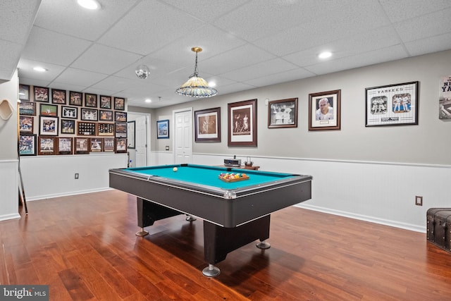 rec room featuring hardwood / wood-style floors, a drop ceiling, and billiards