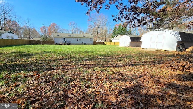 view of yard with a shed