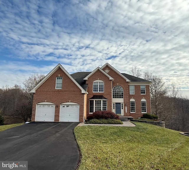 view of front of property with a front yard