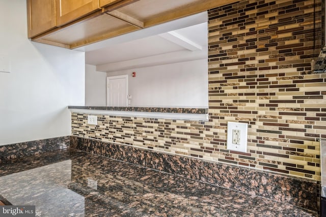 room details with tasteful backsplash