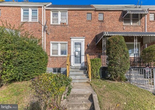 view of townhome / multi-family property