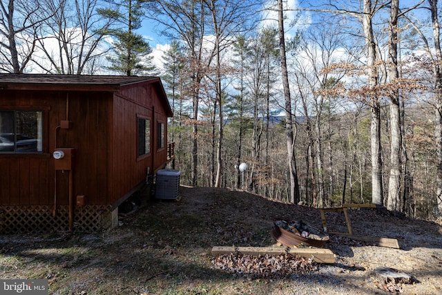 view of yard with cooling unit