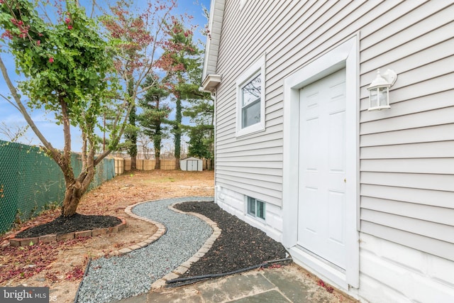 view of yard with a storage unit