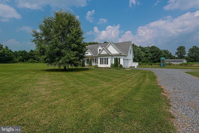 view of front facade with a front yard