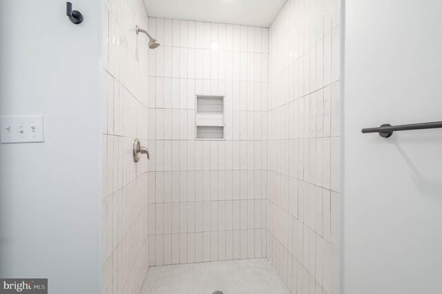 1401 S 13th St, Philadelphia, PA 19147 - bathroom with tiled shower