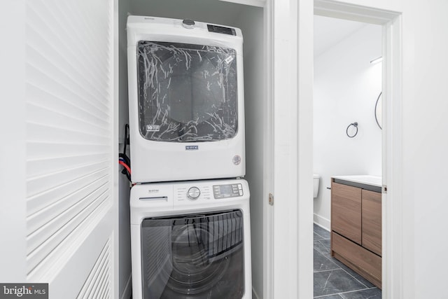 1401 S 13th St, Philadelphia, PA 19147 - laundry area with stacked washer and clothes dryer
