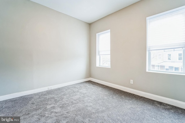 view of carpeted spare room