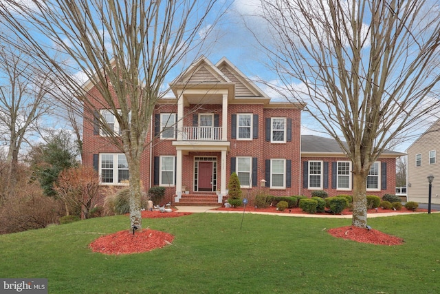 view of front of property with a front yard