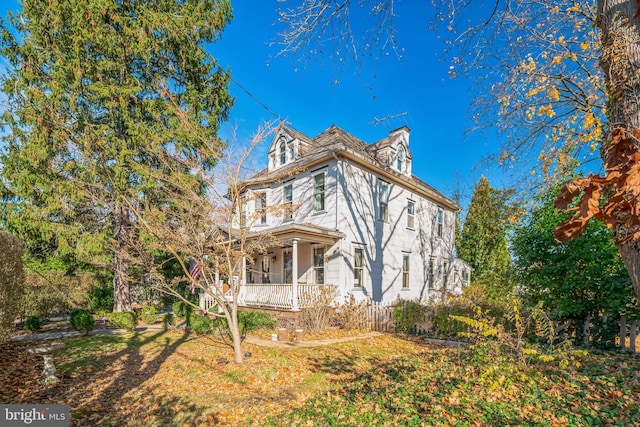 view of front of property with a porch