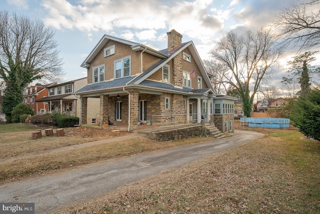 view of front facade featuring a porch