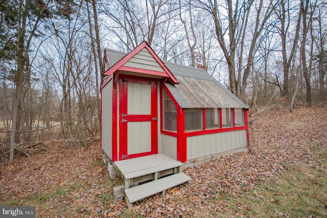 view of outbuilding