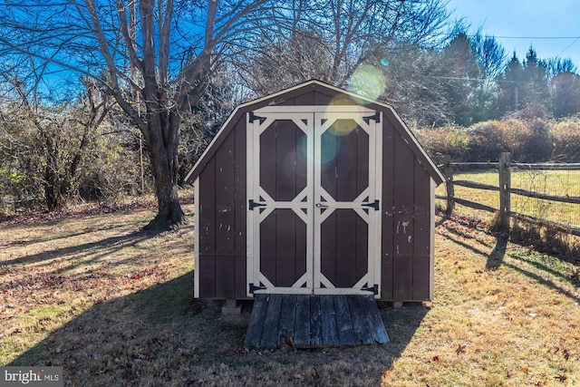 view of outdoor structure featuring a yard