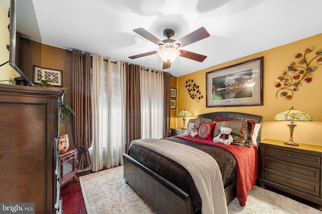 bedroom with ceiling fan