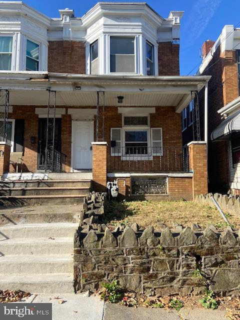 view of front facade with a porch