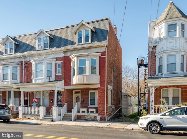 view of front of home featuring covered porch