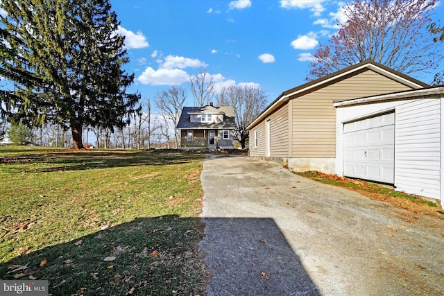 view of yard with a garage