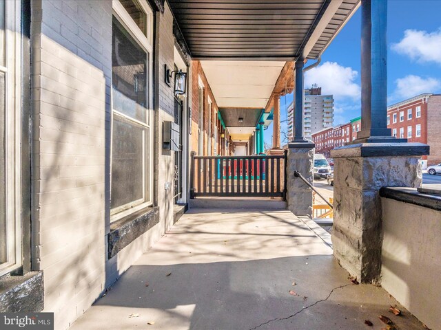 310 E 25th St, Baltimore, MD 21218 - view of patio