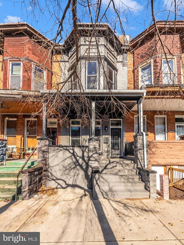 view of front of home featuring a porch