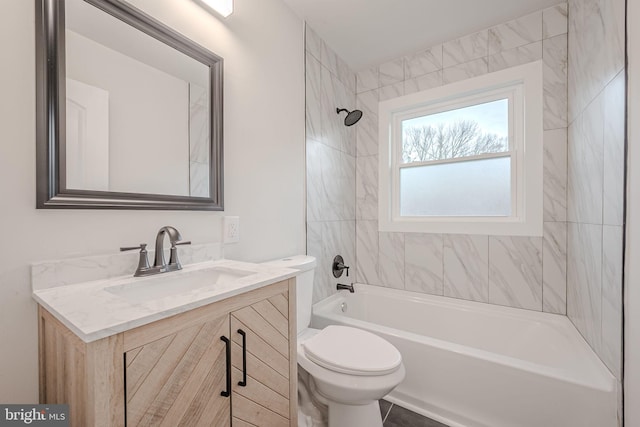 415 Tamara Cir, Newark, DE 19711 - full bathroom featuring vanity, toilet, and shower / bathtub combination