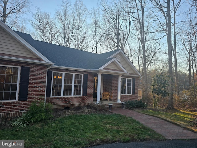 view of front of house with a front yard