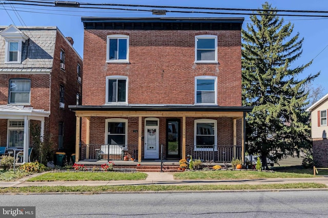 view of front of house featuring a porch