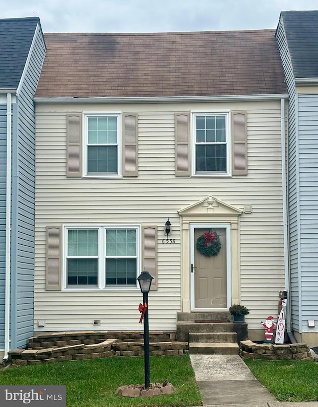 view of front facade