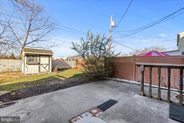 1964 E Oak Rd Unit N2, Vineland, NJ 08361 - fenced backyard with a patio