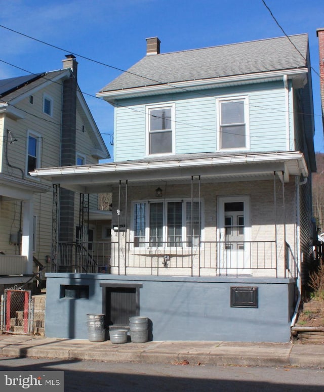 view of front of property featuring a porch