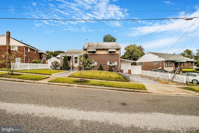 view of front of house featuring a front yard