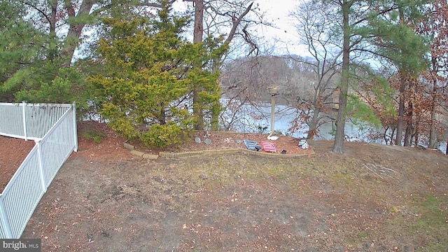 view of yard featuring a water view