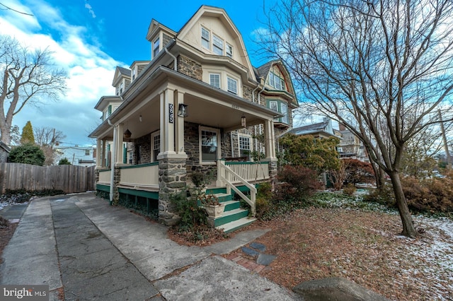 view of front of house featuring a porch