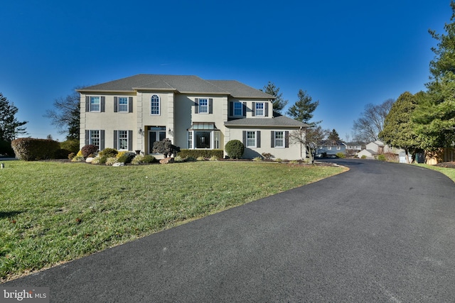 view of front of property with a front yard