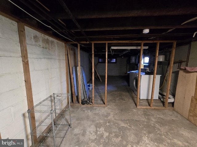 basement with washer / dryer