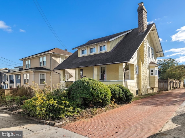 view of front of property