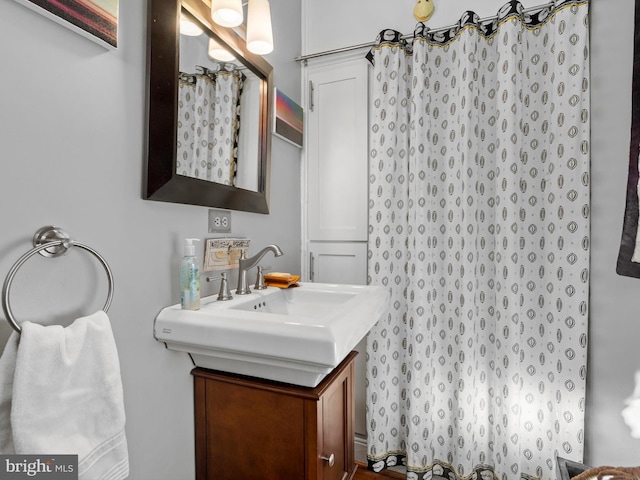 bathroom featuring sink