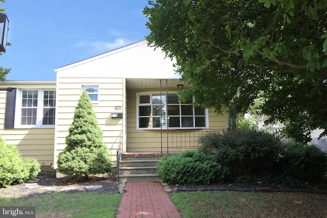 view of front of property