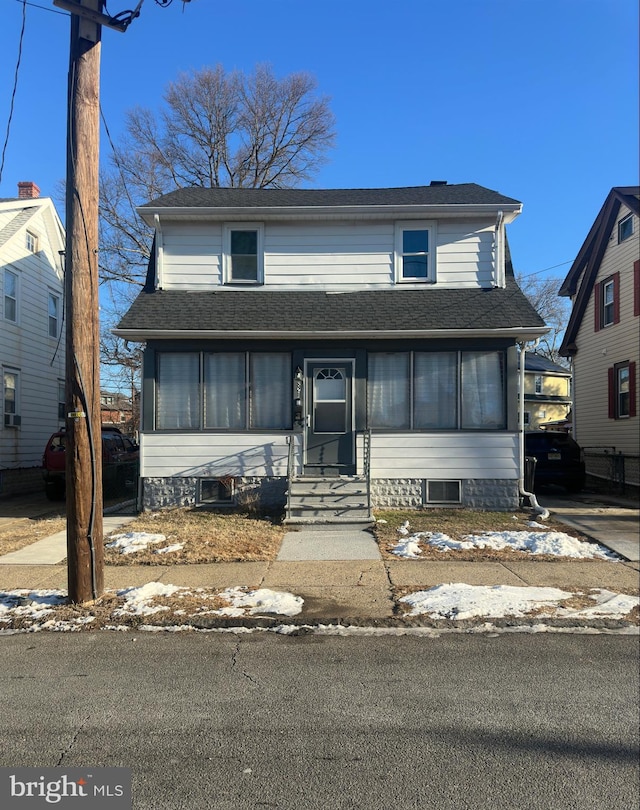 view of front of property