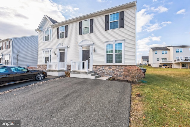 view of front of house with a front lawn