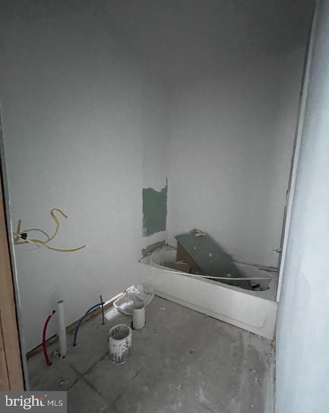 5716 Commerce St, Philadelphia, PA 19139 - bathroom featuring a bath