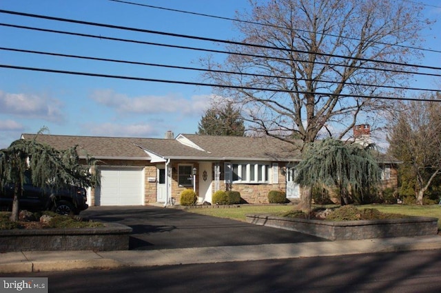 view of front facade featuring a garage