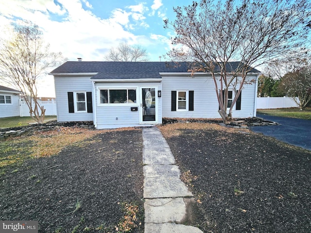 view of front of property