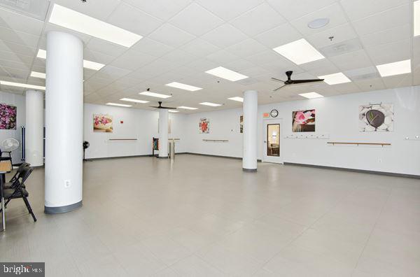 garage featuring a ceiling fan