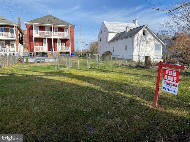 exterior space featuring a lawn