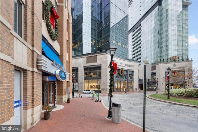 675 President St Unit 1406, Baltimore, MD 21202 - view of road with street lighting, curbs, and traffic signs