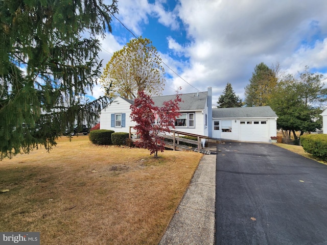 view of front of house with a front yard