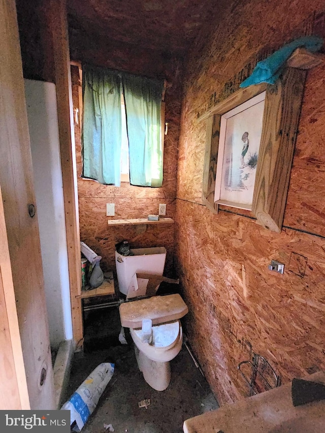 bathroom featuring toilet