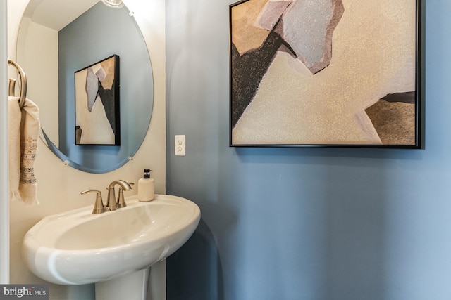 bathroom with sink