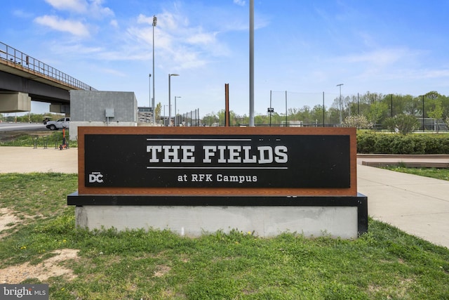 view of community / neighborhood sign