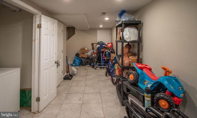 storage room with washer / dryer